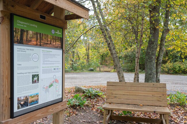 Enjoy canoeing on the North River from Hanover Public Boat Launch near North Pembroke.
