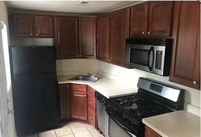 4728 Umbria St, Philadelphia, PA 19127 - photo 3