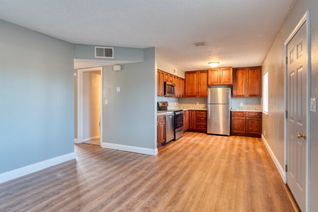 11912 Indian School Rd NE unit 8, Albuquerque, NM 87112 - photo 4