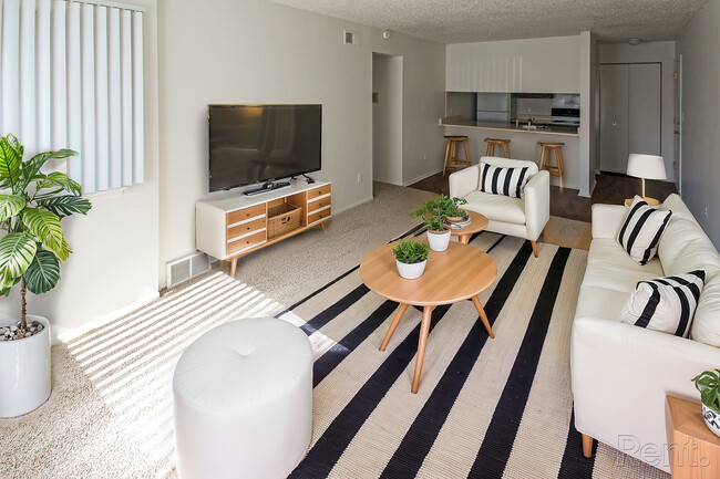 Pine Hill Apartments, Howell, MI 48843 - photo 5