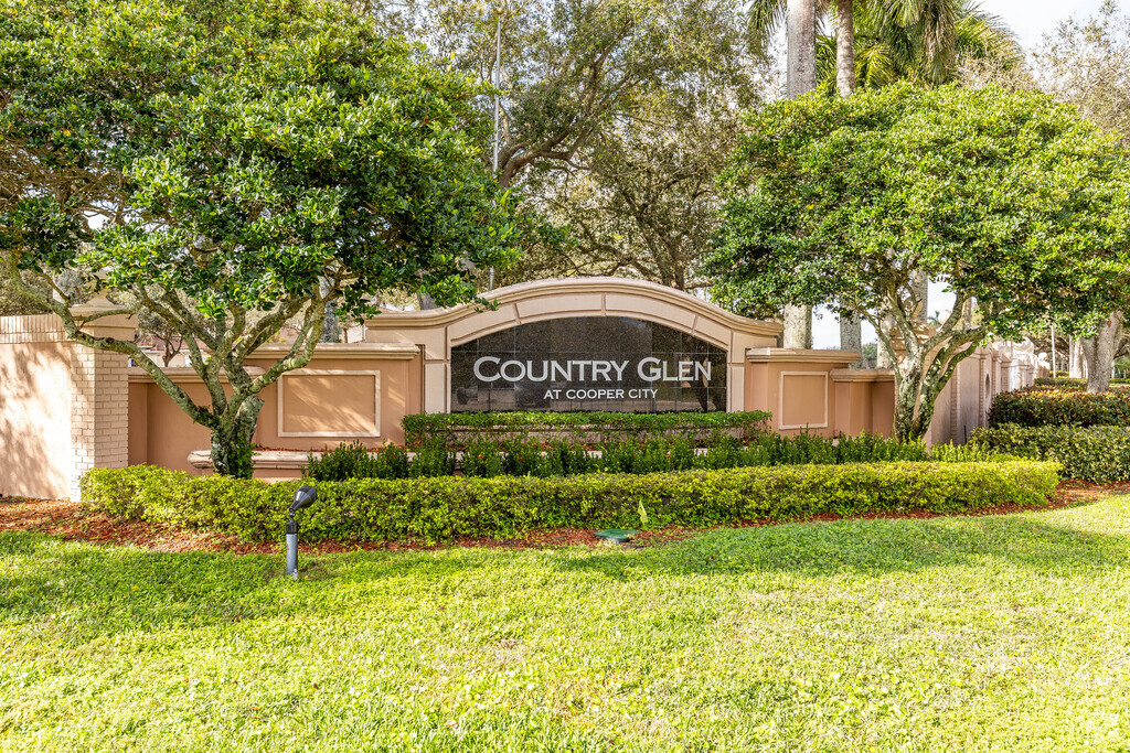 5086 Waters Edge Way, Cooper City, FL 33330 | MLS# A11573080 | Homes.com