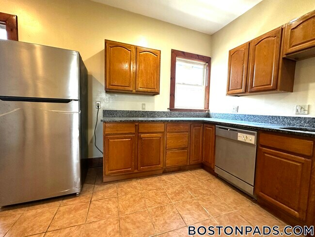 10 Westminster Ave unit 3, Roxbury, MA 02119 - photo 5