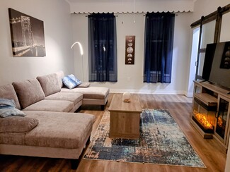 1540 W 17th St Unit 2, Chicago, IL 60608