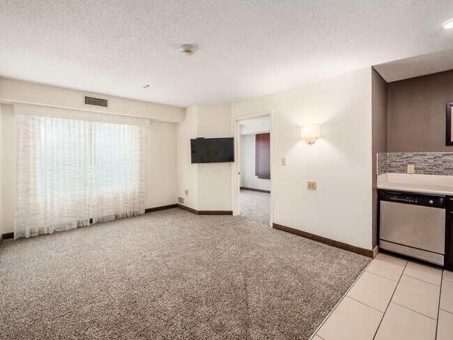 ReVi Columbus North, Columbus, OH 43235 - photo 3