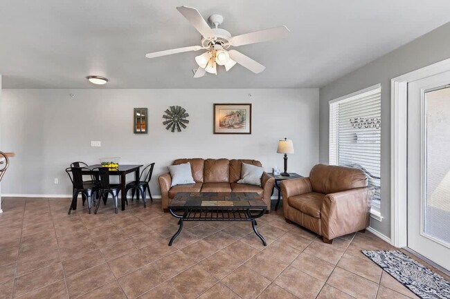 730 E Mather St unit FL1-ID1351230P, New Braunfels, TX 78130 - photo 5