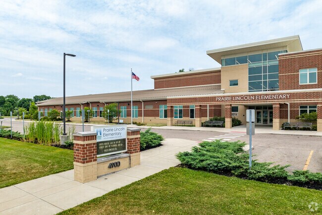 Prairie Lincoln Elementary offers programs for children in grades PK to 4.