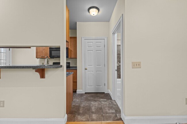 137 Park St unit 1, Burlington, VT 05401 - photo 4