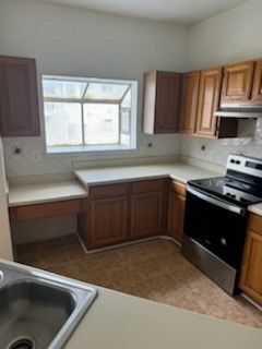 668 Gateway Dr SE, Leesburg, VA 20175 - photo 2