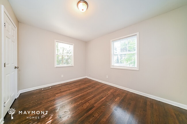 2500 Swallow Cir SE, Atlanta, GA 30315 - photo 6