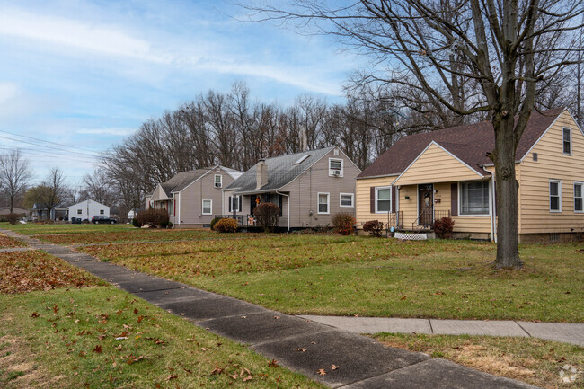 Austin Village features convenient, walkable neighborhoods.