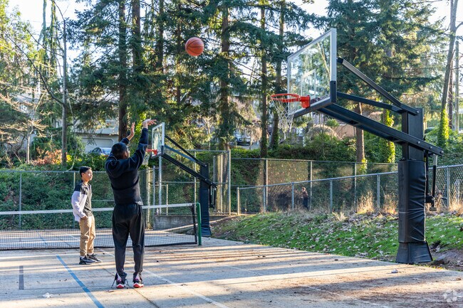 Not far from Valley View are basketball and tennis courts.