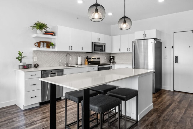 Brio Building, Oshkosh, WI 54901 - photo 2