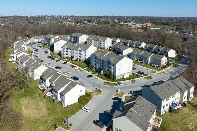 Newly built townhome communities are also available in Beechfield.