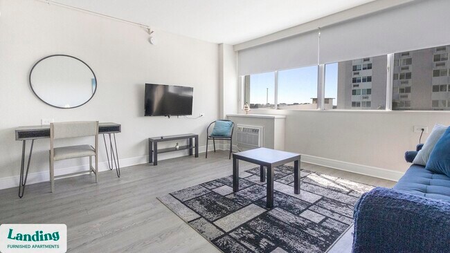 305 Dr M L K Jr St S unit 411, Saint Petersburg, FL 33705 - photo 3