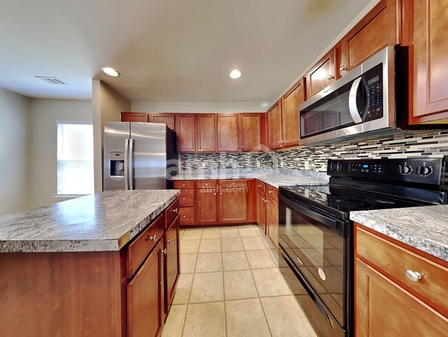 405 Crystal Oaks Ln, Moncks Corner, SC 29461 - photo 4