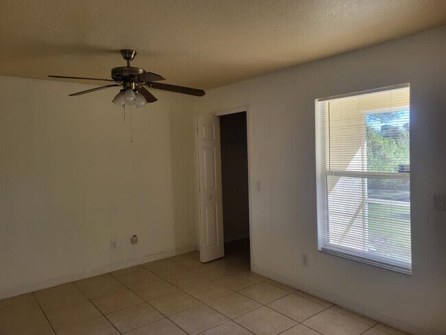 5039 Locke Ln, Lehigh Acres, FL 33973 - photo 5