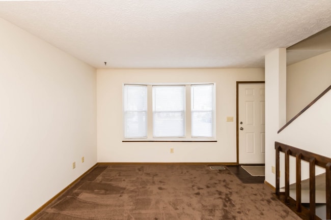 818 Annagladys Dr, Worthington, OH 43085 - photo 2