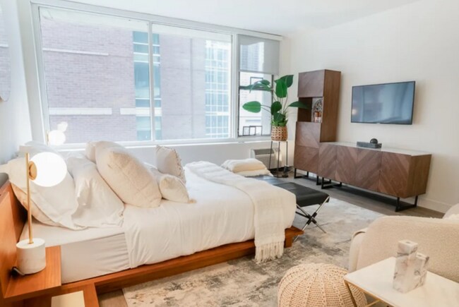 53 E Chestnut St unit 1801, Chicago, IL 60611 - photo 4