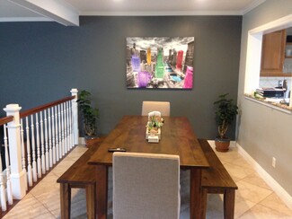 2 Goodwill Ct, Newport Beach, CA 92663