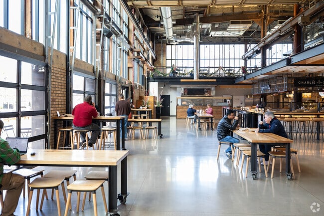 Electric works in Poplar has several dining options for those who also work in this complex.