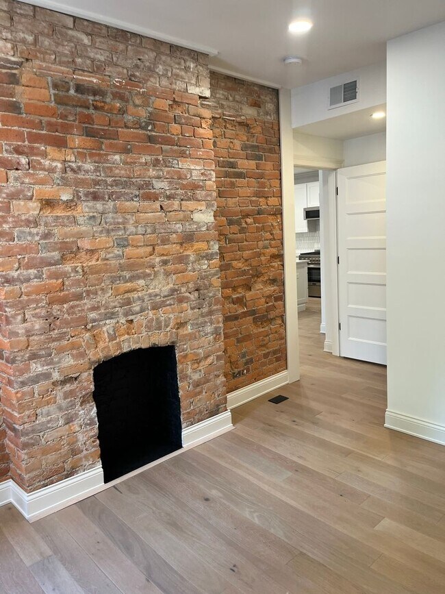 692 N High St, Columbus, OH 43215 - photo 7