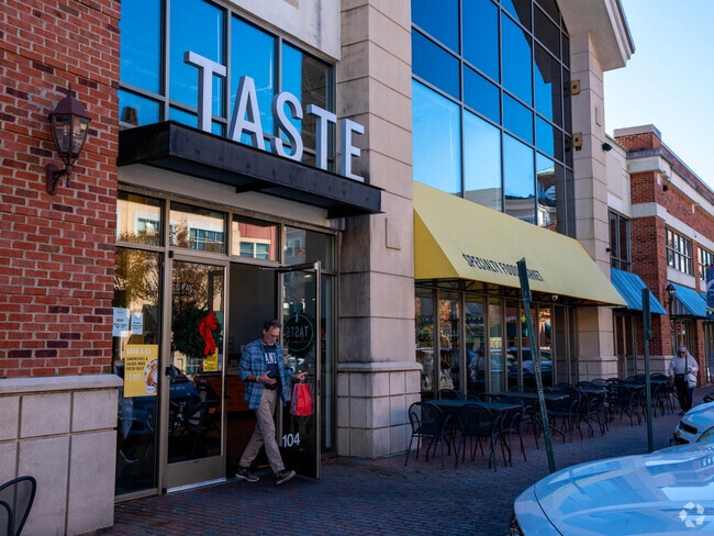 Deep Creek residents have many dining options at City Center including Taste.