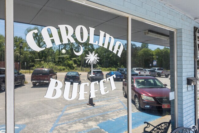 Carolina Buffet features Southern eats, from down-home entrees & sides to classic desserts.