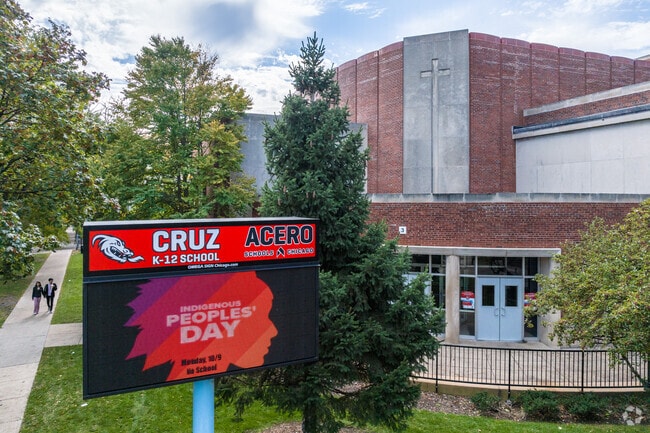 Acero - Sor Juana Ines de la Cruz School celebrates Indigenous People's Day.