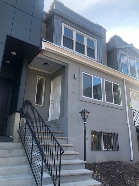 1447 S 32nd St, Philadelphia, PA 19146