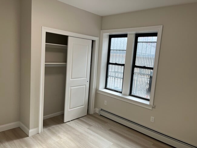 4048 Hampton St unit 2nd floor, Flushing, NY 11373 - photo 7