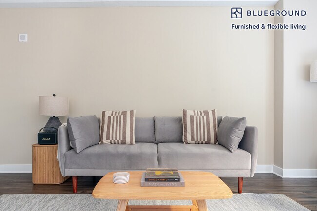 443 New York Ave NW unit FL6-ID1068, Washington, DC 20001 - photo 2