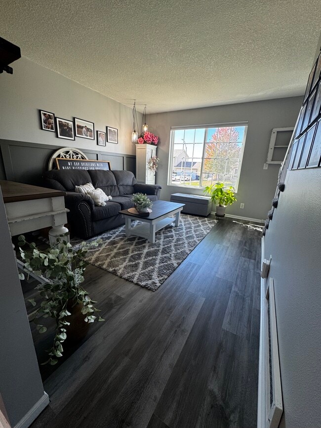 4507 146th St, Urbandale, IA 50323 - photo 4