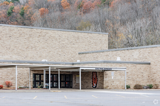 at Tunkhannock High School in  Tunkhannock, PA 39% of students are at proficient in math.