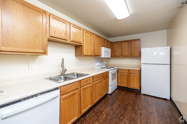 Sun Prairie/Vista Court Apartments 5901 Vista Dr West Des Moines IA Sun Prairie/Vista Court Apartments 5901 Vista Dr West Des Moines IA