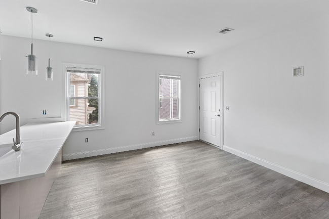 14 Trenton St unit 2, Providence, RI 02906 - photo 3