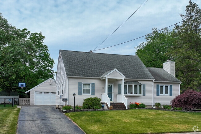 South Plainfield homeowners maintain both their homes and their front lawns for a neater look.
