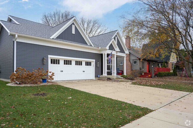 A few charming homes located in the quiet Clark area.