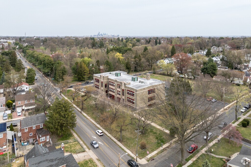 Upper Darby Kindergarten Center has 545 students in grade K with a student-teacher ratio of 22 to 1.