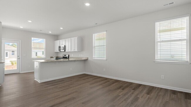 63 N Atlantic Ave, Wilmington, NC 28411 - photo 4