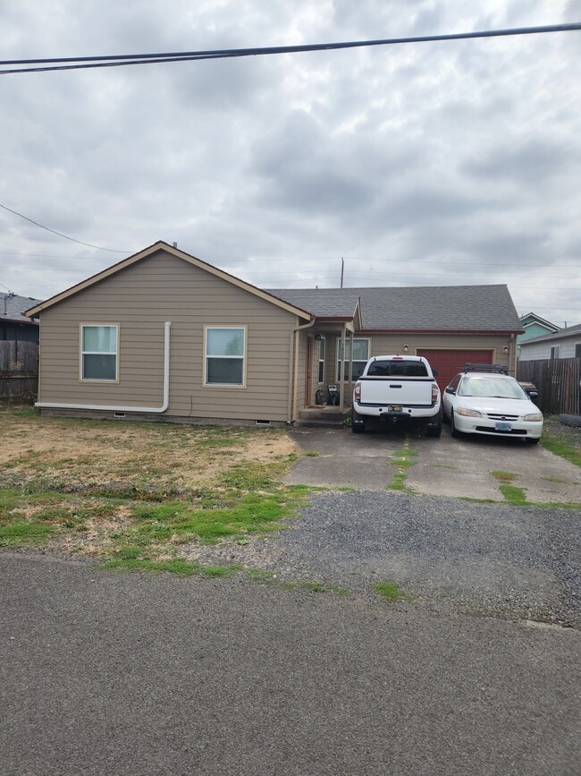 1920 17th Ave SE, Albany, OR 97322