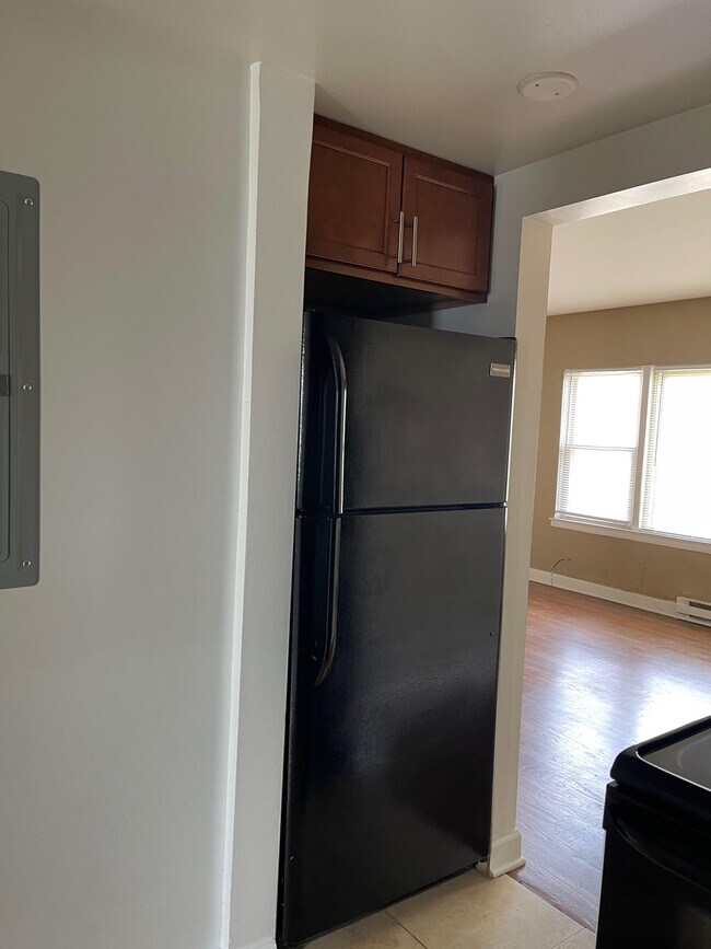 7632 N Milwaukee Ave unit ONE BED, Niles, IL 60714 - photo 4