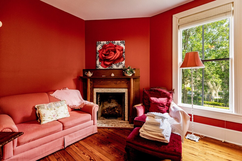 205 SE 7th St unit ID1359120P, Gainesville, FL 32601 - photo 1