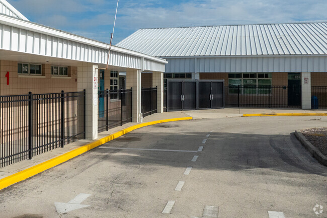 The pick up lane at Hill-Gustat Middle School keeps the transition time efficient.