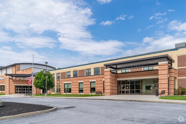 Unionville High School receives an overall A+ grade from noche.com.