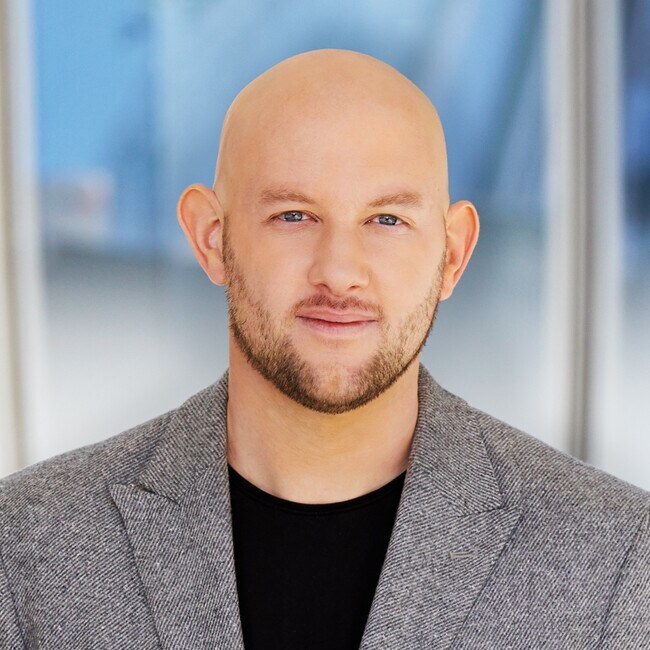 Agent Photo