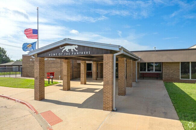 Del City Elementary School Main entrance.