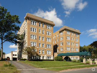 745-749 Farmington Ave, West Hartford, CT 06119