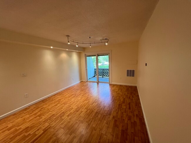 121 Cluff Crossing Rd unit 21, Salem, NH 03079 - photo 4