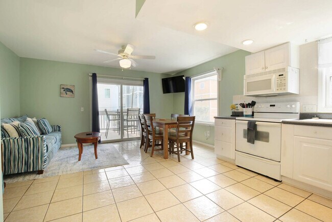 608 Carolina Beach Ave S unit ID1302656P, Carolina Beach, NC 28428 - photo 4