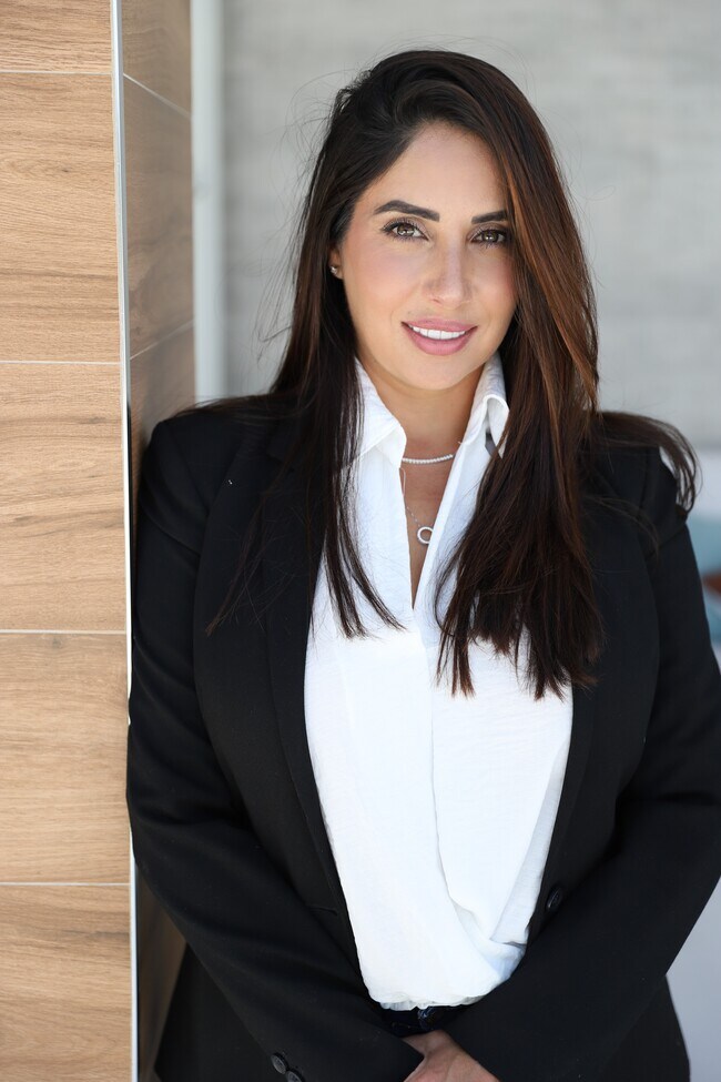 Agent Photo